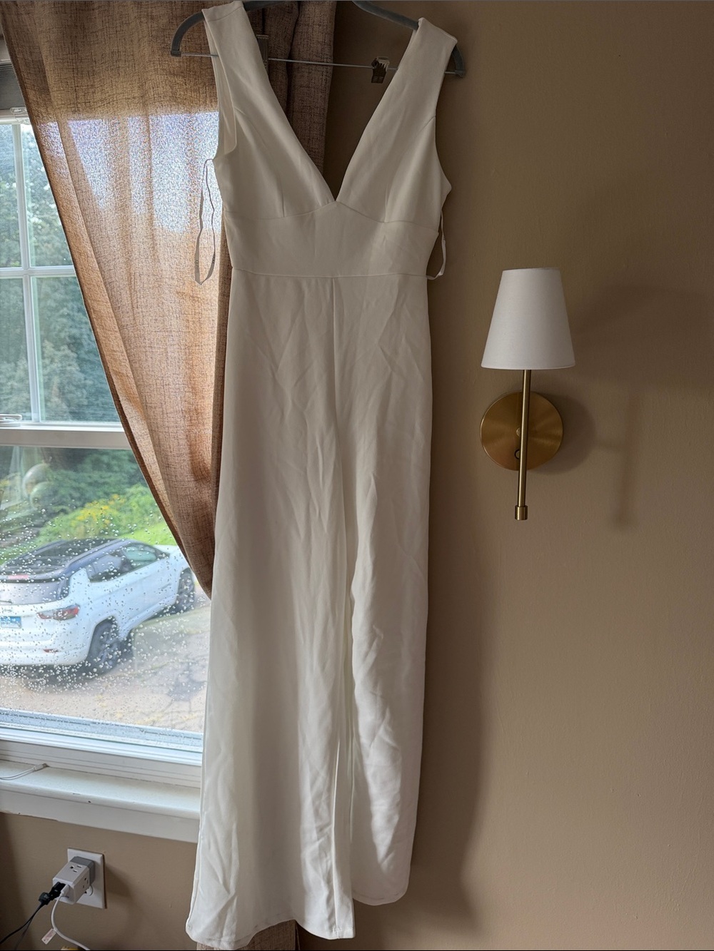 Joe & Elle Ivory V-Neck Wedding Gown
